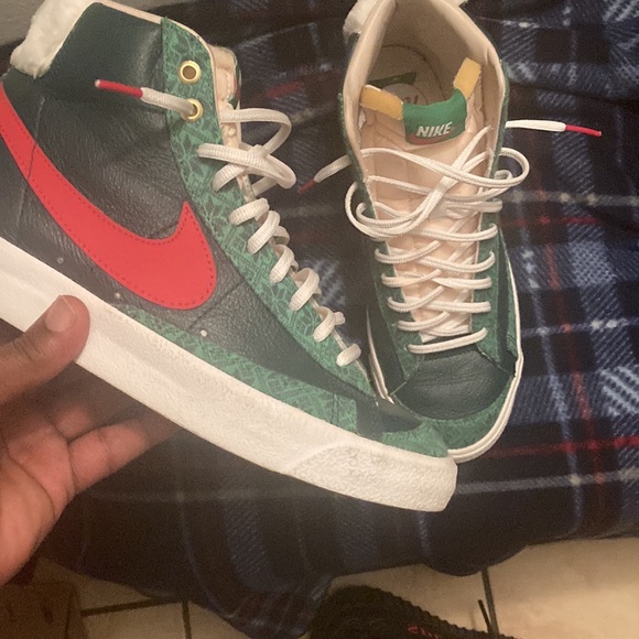 8.5 Authentic - Picture 4 of 4